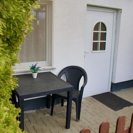Grosser Gartenbungalow Nr 3 Mit Terrasse - Strandvogtei Sellin Exterior foto