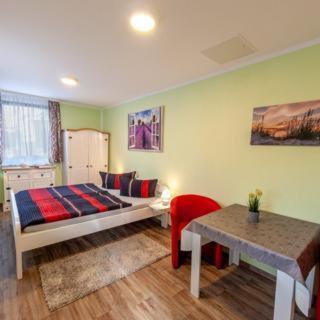 Grosser Gartenbungalow Nr 3 Mit Terrasse - Strandvogtei Sellin Exterior foto